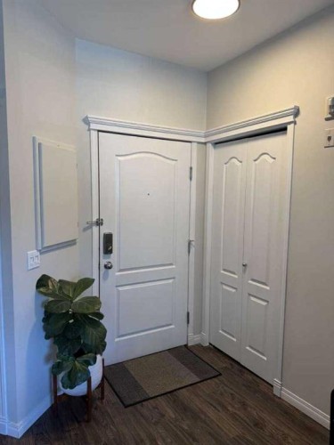 371-333 Riverfront Avenue Se, Calgary, AB - Indoor Photo Showing Other Room