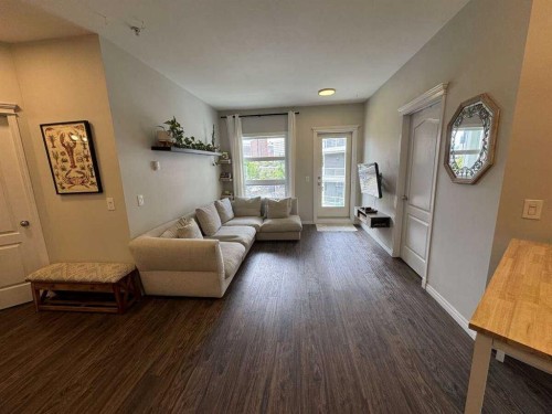 371-333 Riverfront Avenue Se, Calgary, AB - Indoor Photo Showing Living Room