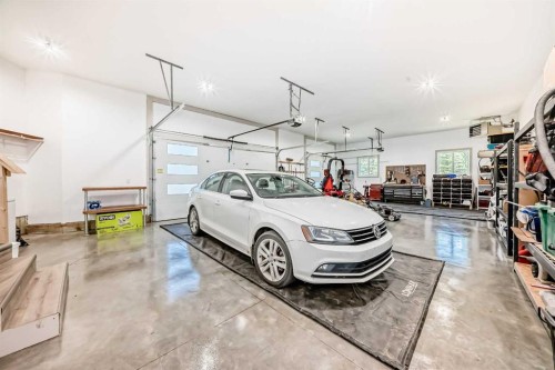 3 - 255049 Township Rd 432, Rural Ponoka County, AB - Indoor Photo Showing Garage