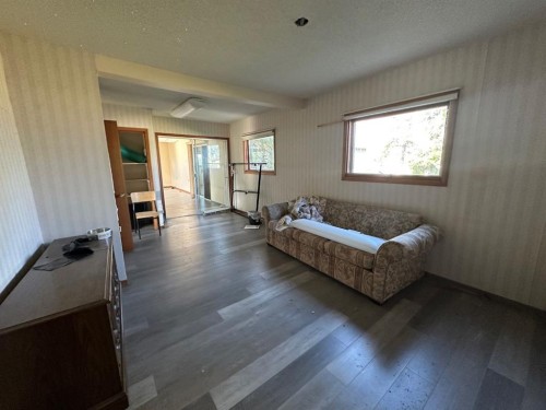 230049 Township Road 314, Rural Kneehill County, AB - Indoor