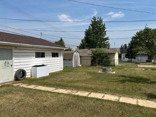 4912 49 Street, Hardisty, AB - Outdoor