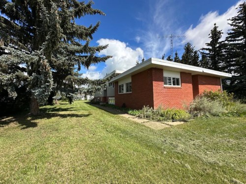 400 Strom Street, Heisler, AB - Outdoor