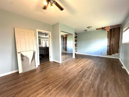 400 Strom Street, Heisler, AB - Indoor Photo Showing Other Room