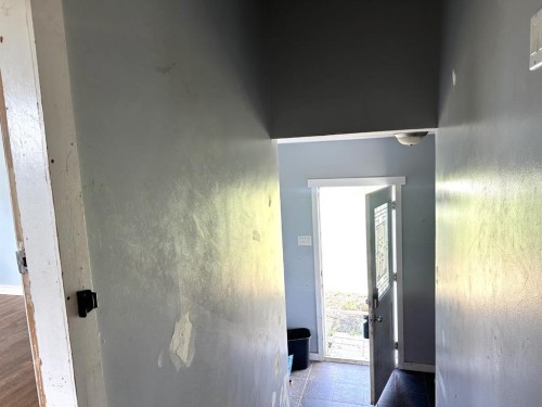 400 Strom Street, Heisler, AB - Indoor Photo Showing Other Room