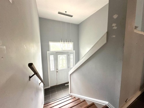 400 Strom Street, Heisler, AB - Indoor Photo Showing Other Room