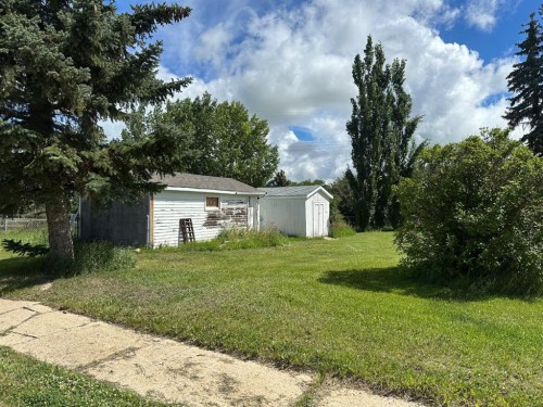 400 Strom Street, Heisler, AB - Outdoor