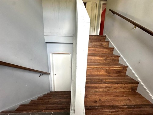 400 Strom Street, Heisler, AB - Indoor Photo Showing Other Room