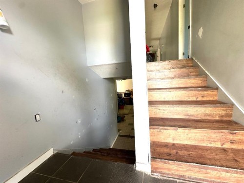 400 Strom Street, Heisler, AB - Indoor Photo Showing Other Room