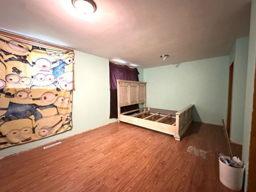 400 Strom Street, Heisler, AB - Indoor Photo Showing Other Room