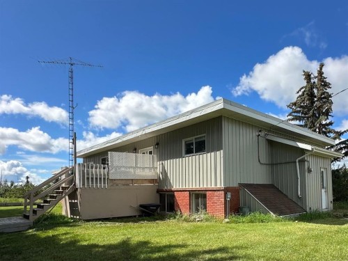 400 Strom Street, Heisler, AB - Outdoor With Deck Patio Veranda With Exterior