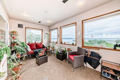 9 Rustic Road, Norglenwold, AB - Indoor