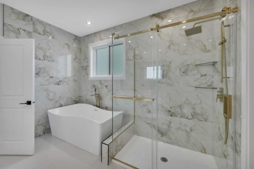 47 Everson Close, Red Deer, AB - Indoor Photo Showing Bathroom