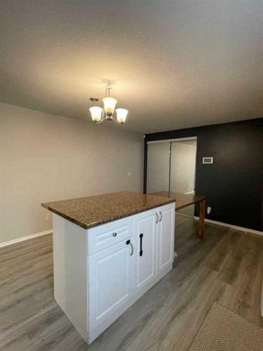 202 Railway Avenue, Veteran, AB - Indoor Photo Showing Other Room