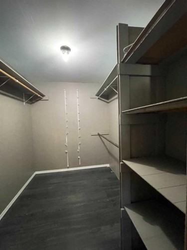 202 Railway Avenue, Veteran, AB - Indoor