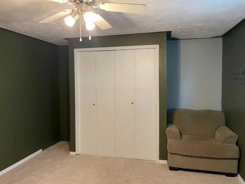 202 Railway Avenue, Veteran, AB - Indoor