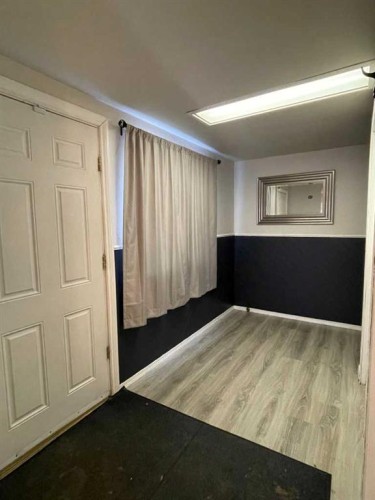 202 Railway Avenue, Veteran, AB - Indoor Photo Showing Other Room