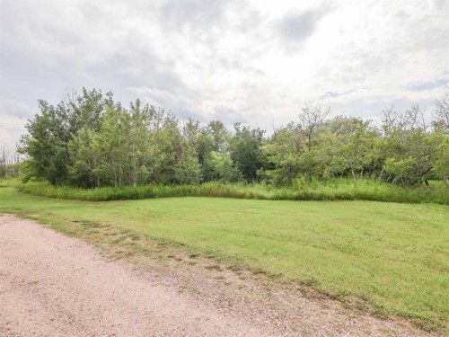 On 4Th Street, Gadsby, AB 