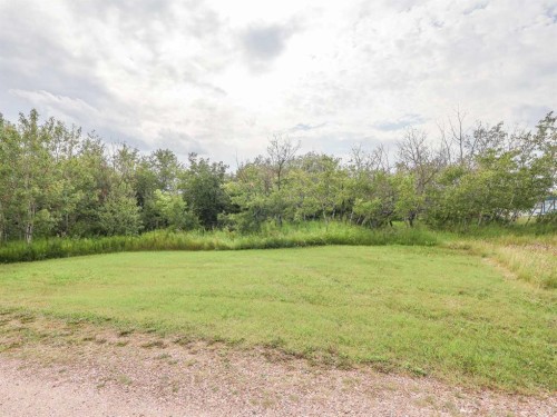 On 4Th Street, Gadsby, AB 