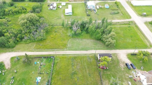 On 4Th Street, Gadsby, AB 