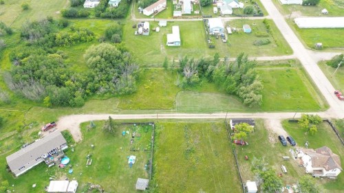 On 4Th Street, Gadsby, AB 