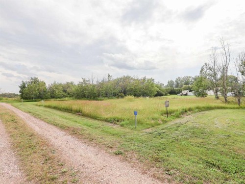 On 4Th Street, Gadsby, AB 