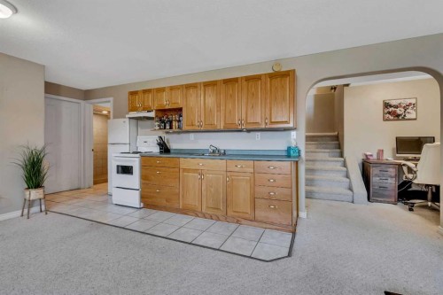5838 65 Avenue, Rocky Mountain House, AB - Indoor Photo Showing Kitchen