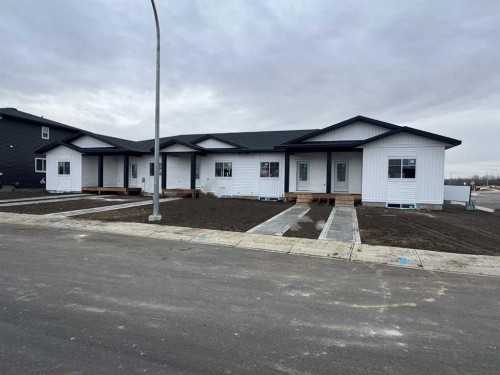 3 Gray Close, Sylvan Lake, AB - Outdoor With Facade