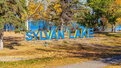 3 Gray Close, Sylvan Lake, AB 