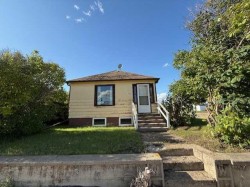 5040 51 Street  Hardisty, AB T0B 1V0