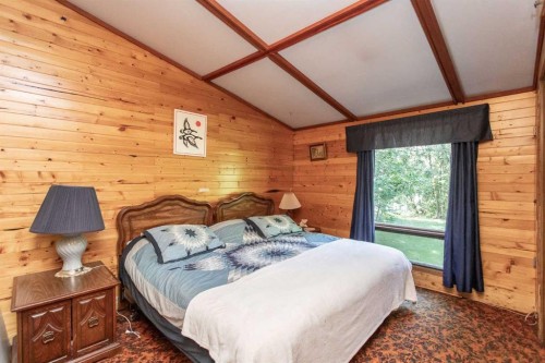 224-41124 Range Road 282 Range, Gull Lake, AB - Indoor Photo Showing Bedroom