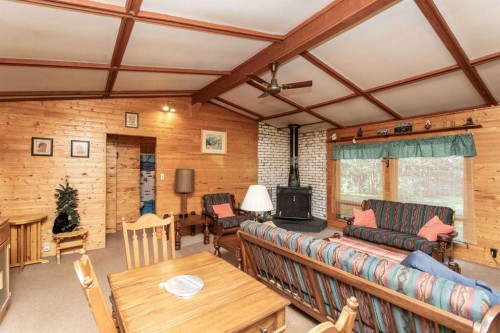 224-41124 Range Road 282 Range, Gull Lake, AB - Indoor Photo Showing Other Room