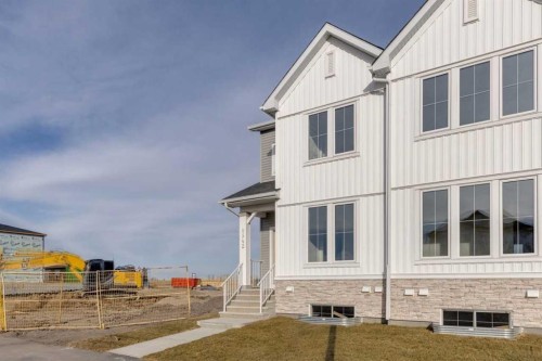 8546 Huxbury Drive Ne, Calgary, AB - Outdoor