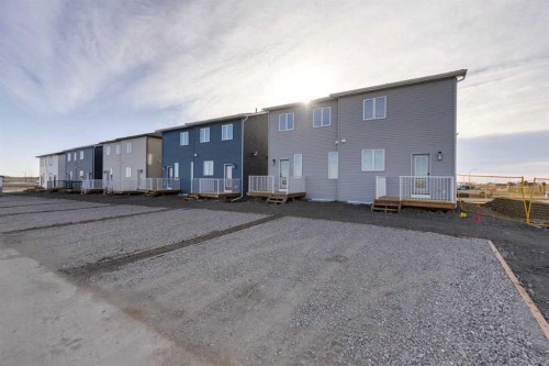 8546 Huxbury Drive Ne, Calgary, AB - Outdoor