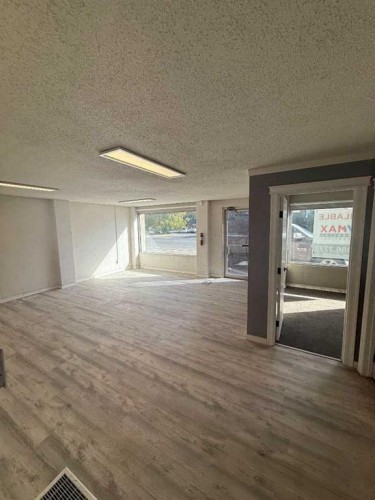5912 54 Avenue, Red Deer, AB 