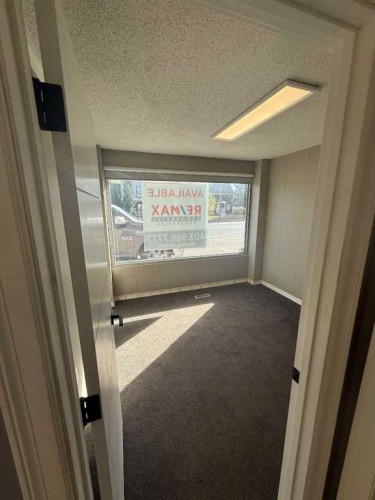 5912 54 Avenue, Red Deer, AB 