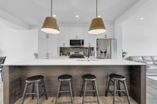 D-20 Evergreen Way, Red Deer, AB - Indoor Photo Showing Kitchen With Upgraded Kitchen