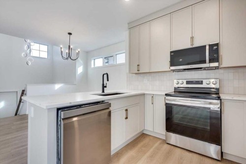 13 Aztec Street, Blackfalds, AB - Indoor Photo Showing Kitchen