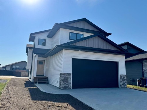 13 Aztec Street, Blackfalds, AB - Outdoor