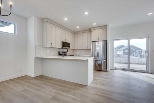 13 Aztec Street, Blackfalds, AB - Indoor Photo Showing Kitchen