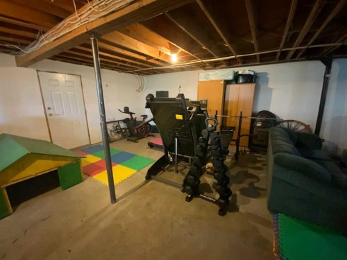 231052 330 Township, Rural Kneehill County, AB - Indoor Photo Showing Basement