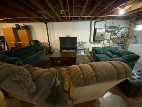 231052 330 Township, Rural Kneehill County, AB - Indoor Photo Showing Basement