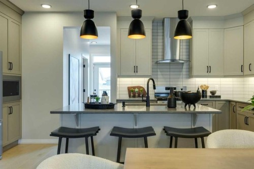 174 Mitchell Road Nw, Calgary, AB - Indoor Photo Showing Kitchen With Upgraded Kitchen