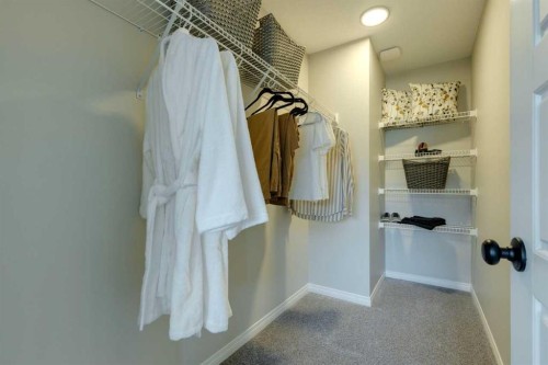 174 Mitchell Road Nw, Calgary, AB - Indoor With Storage