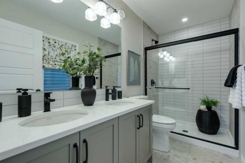 174 Mitchell Road Nw, Calgary, AB - Indoor Photo Showing Bathroom