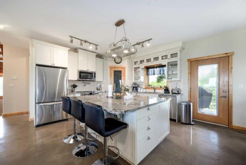 38139 Range Road 265, Rural Red Deer County, AB - Indoor Photo Showing Kitchen With Upgraded Kitchen