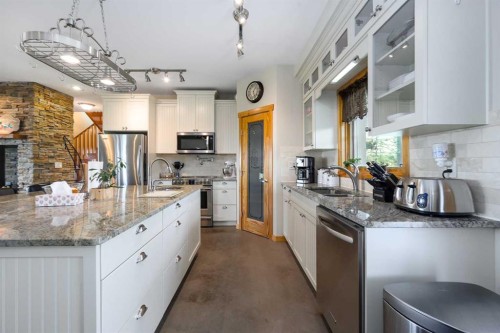 38139 Range Road 265, Rural Red Deer County, AB - Indoor Photo Showing Kitchen With Upgraded Kitchen