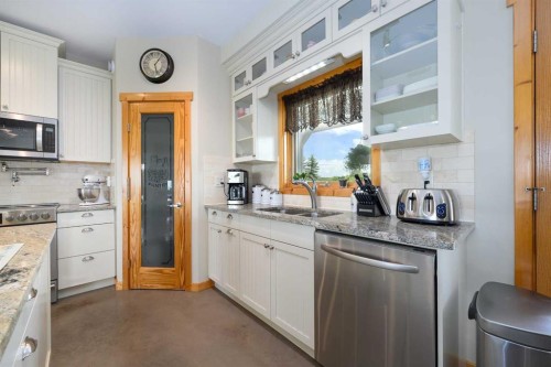 38139 Range Road 265, Rural Red Deer County, AB - Indoor Photo Showing Kitchen With Double Sink With Upgraded Kitchen