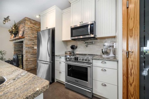 38139 Range Road 265, Rural Red Deer County, AB - Indoor Photo Showing Kitchen