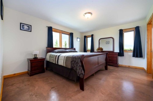 38139 Range Road 265, Rural Red Deer County, AB - Indoor Photo Showing Bedroom