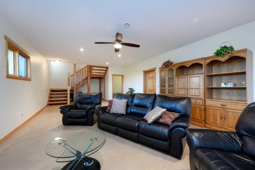 38139 Range Road 265, Rural Red Deer County, AB - Indoor Photo Showing Living Room